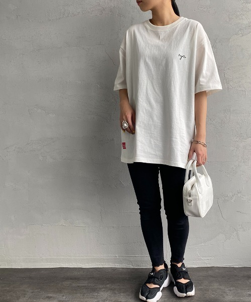 Manhattan Portage（マンハッタンポーテージ）の「[MANHATTAN PORTAGE/マンハッタンポーテージ] 別注 手書き風ロゴバックプリントTシャツ（Tシャツ/カットソー・レディース・ホワイト/ネイビー/グレー・S/M/L/XL）」の6枚目の写真