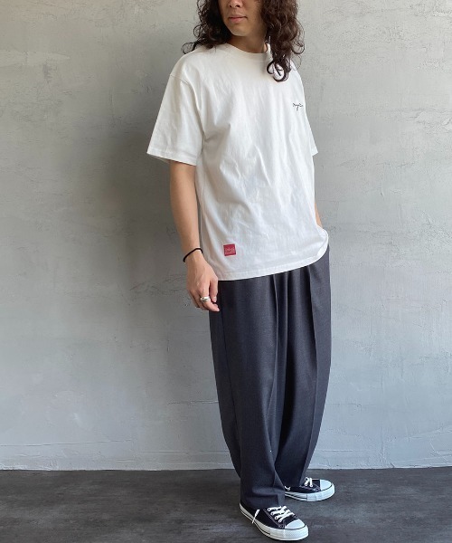 Manhattan Portage（マンハッタンポーテージ）の「[MANHATTAN PORTAGE/マンハッタンポーテージ] 別注 手書き風ロゴバックプリントTシャツ（Tシャツ/カットソー・レディース・ホワイト/ネイビー/グレー・S/M/L/XL）」の14枚目の写真