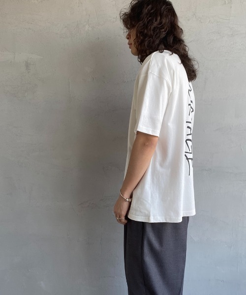 Manhattan Portage（マンハッタンポーテージ）の「[MANHATTAN PORTAGE/マンハッタンポーテージ] 別注 手書き風ロゴバックプリントTシャツ（Tシャツ/カットソー・レディース・ホワイト/ネイビー/グレー・S/M/L/XL）」の15枚目の写真