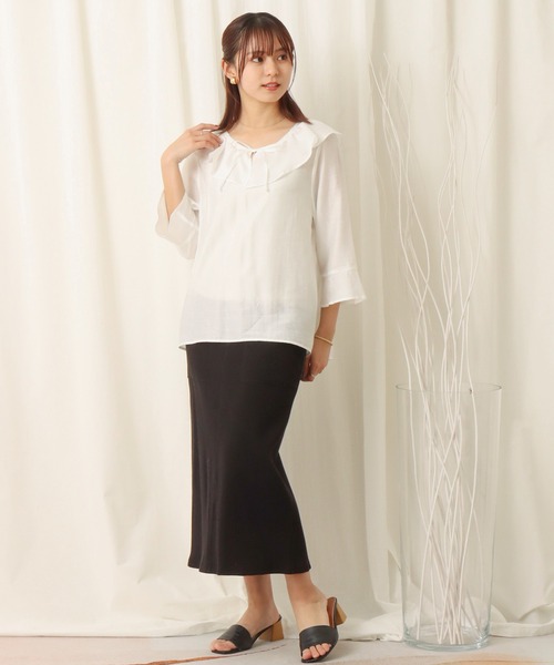 libelle more（リベル モア）の「微光沢ラッフルカラーブラウス（シャツ/ブラウス・レディース・ブラック/ライトブルー/ピンク/オフホワイト・L/M）」の5枚目の写真