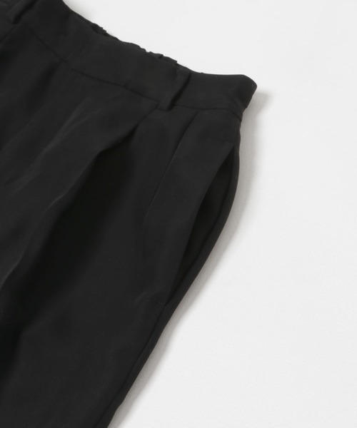 URBAN RESEARCH DOORS(アーバンリサーチドアーズ)の「ドレステーパードパンツ(その他パンツ・レディース・ブラック/ネイビー・1/0)」の18枚目の写真