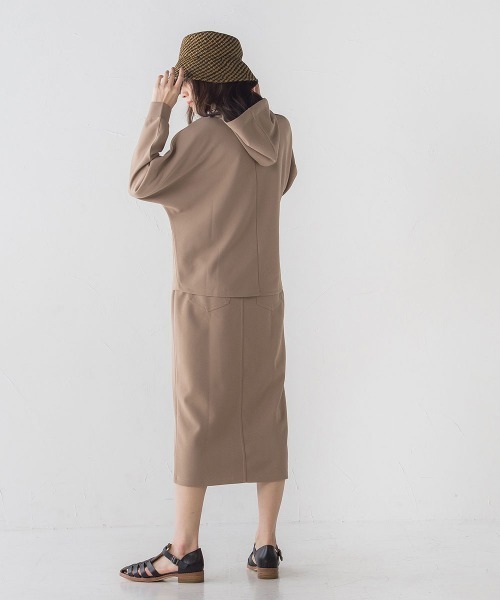 socolla（ソコラ）の「【socolla】星刺繍ジョーゼットドルマンフーディー≪洗濯機で洗える≫（パーカー・レディース・ベージュ/ブルー/オフホワイト・M）」の16枚目の写真