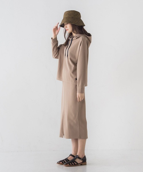 socolla（ソコラ）の「【socolla】星刺繍ジョーゼットドルマンフーディー≪洗濯機で洗える≫（パーカー・レディース・ベージュ/ブルー/オフホワイト・M）」の20枚目の写真