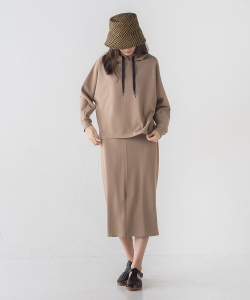 socolla（ソコラ）の「【socolla】星刺繍ジョーゼットドルマンフーディー≪洗濯機で洗える≫（パーカー・レディース・ベージュ/ブルー/オフホワイト・M）」の21枚目の写真