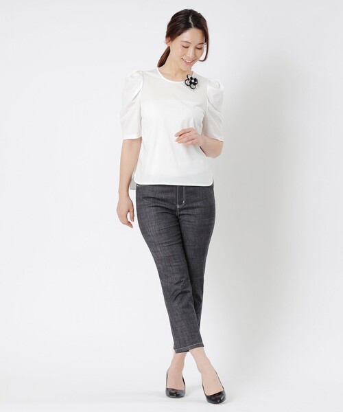 TO BE CHIC(トゥー ビー シック)の「ジニアスラブ デニムパンツ(デニムパンツ・レディース・ダークネイビー/ブラック・38/42/40)」の3枚目の写真