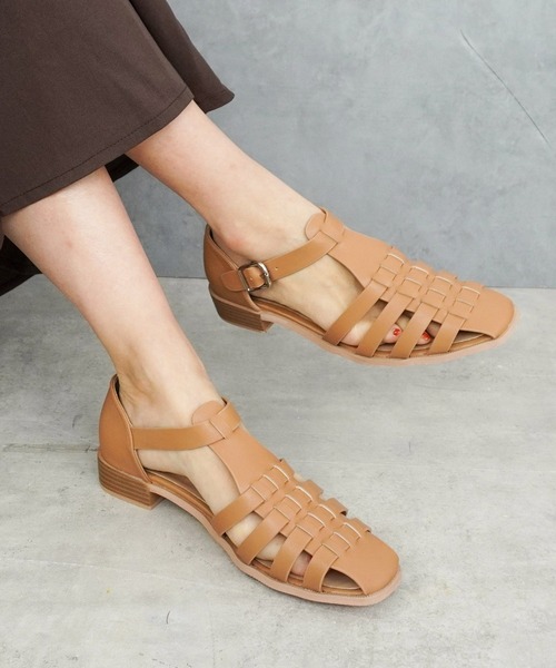 Fabby fabby(ファビィーファビィー)の「グルカサンダル(サンダル・レディース・ブラック/ベージュ/オフホワイト・M/L)」の3枚目の写真