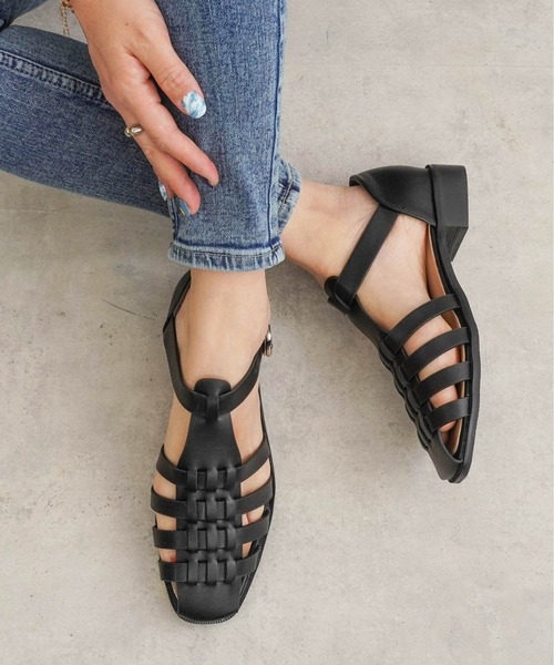 Fabby fabby(ファビィーファビィー)の「グルカサンダル(サンダル・レディース・ブラック/ベージュ/オフホワイト・M/L)」の2枚目の写真