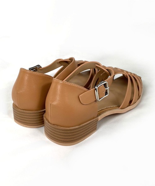 Fabby fabby(ファビィーファビィー)の「グルカサンダル(サンダル・レディース・ブラック/ベージュ/オフホワイト・M/L)」の15枚目の写真