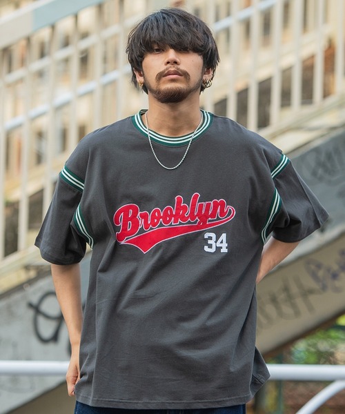 SILVER BULLET(シルバーバレット)の「『SILVER BULLET SELECT AP/シルバーバレットセレクト』ラインリブ半袖ビッグカレッジTシャツ(Tシャツ/カットソー・メンズ・アッシュグレー/グリーン/マスタード/スミクロ・M/L)」の2枚目の写真