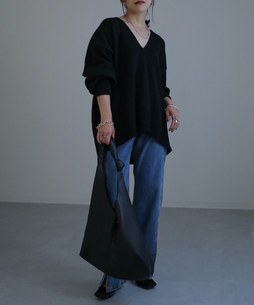 ap retro(アプレトロ)の「AW 深Vネックプルオーバーニット(ニット/セーター・レディース・グレイッシュベージュ/ブラック/オフホワイト/杢グレー/ブラウン・FREE)」の22枚目の写真