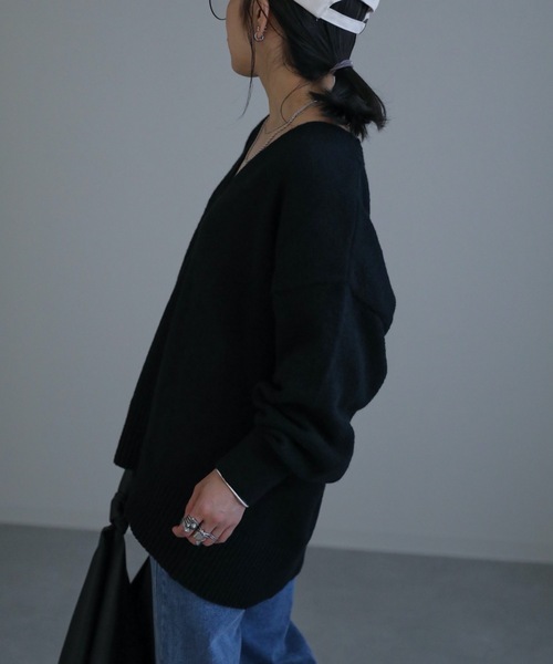 ap retro(アプレトロ)の「AW 深Vネックプルオーバーニット(ニット/セーター・レディース・グレイッシュベージュ/ブラック/オフホワイト/杢グレー/ブラウン・FREE)」の19枚目の写真