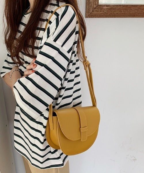 CLEA（クレア）の「アースカラーフラップショルダーバッグ（ショルダーバッグ・レディース・グリーン/アイボリー/キャメル・FREE）」の4枚目の写真