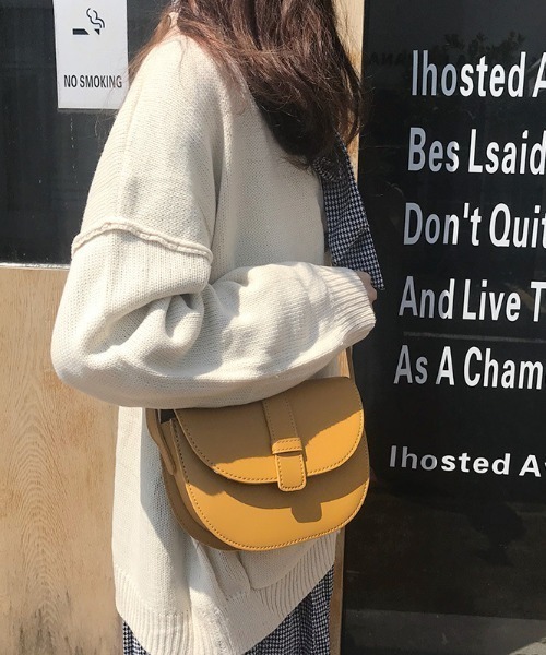 CLEA（クレア）の「アースカラーフラップショルダーバッグ（ショルダーバッグ・レディース・グリーン/アイボリー/キャメル・FREE）」の6枚目の写真