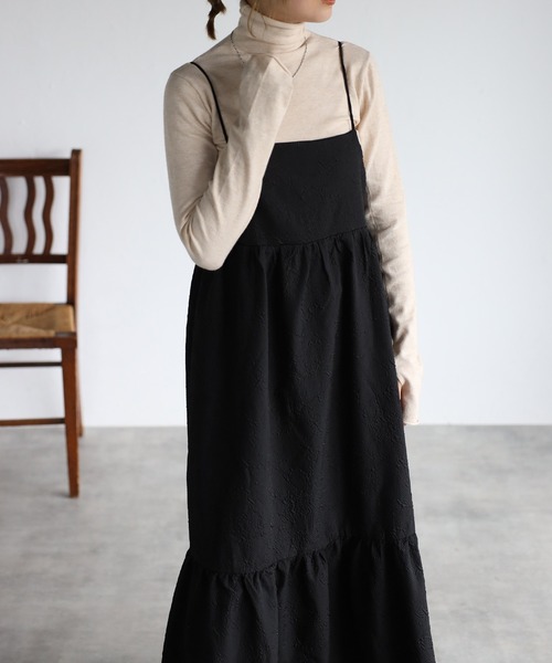 r.（アールドット）の「ふくれジャガード キャミワンピース（ワンピース・レディース・ブラック/ブルー/モカ/ライトベージュ・FREE）」の16枚目の写真