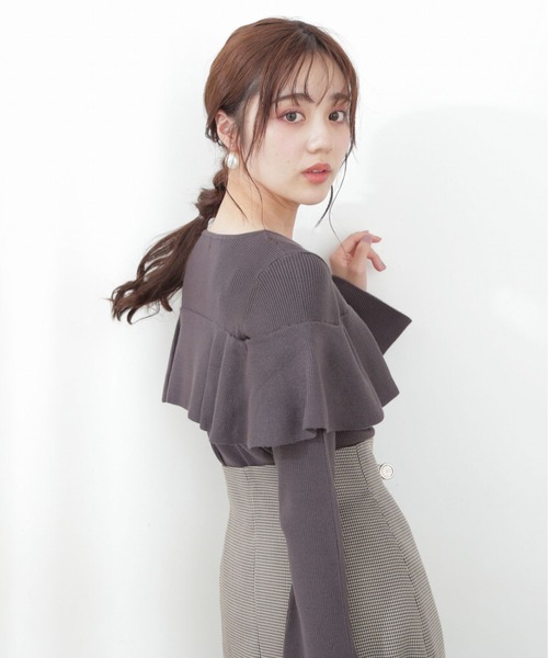 PROPORTION BODY DRESSING（プロポーションボディドレッシング）の「ラッフルフレアスリーブニット / 1212270913（ニット/セーター・レディース・ダークグレー/ブラウン系その他/オフホワイト・FREE）」の2枚目の写真