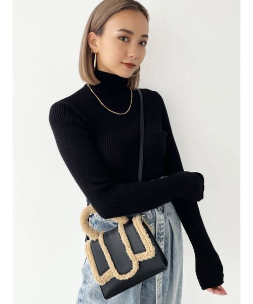 EMODA（エモダ）の「フェイクムートンフラップバッグ（ハンドバッグ・レディース・ブラック/ベージュ・FREE）」の13枚目の写真