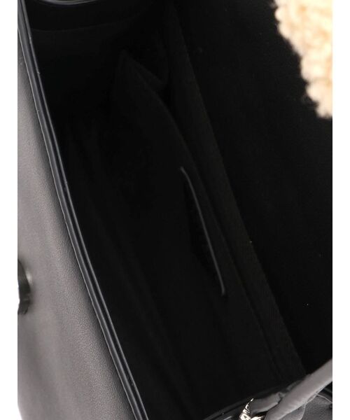 EMODA（エモダ）の「フェイクムートンフラップバッグ（ハンドバッグ・レディース・ブラック/ベージュ・FREE）」の20枚目の写真