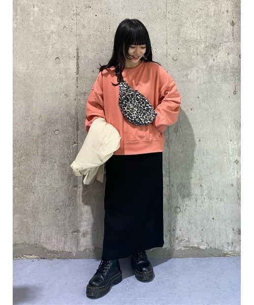 Champion(チャンピオン)の「【Champion】無地クルースウェット(スウェット・レディース・ブラック/オフホワイト/グリーン/ロイヤルブルー/オレンジ/レッド/ピンク/ホワイト/ブルー・M/L)」の13枚目の写真