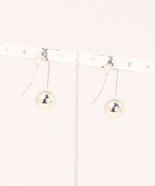 KATHARINE ROSS（キャサリンロス）の「【KATHARINE ROSS】メタルボールピアス（ピアス（両耳用）・レディース・シルバー・MEDIUM）」の4枚目の写真