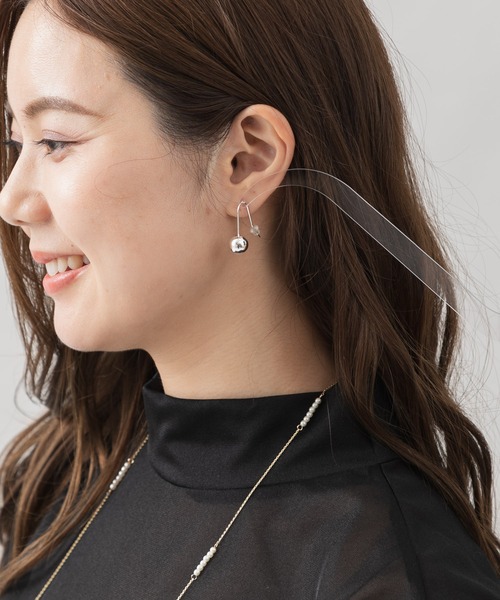 KATHARINE ROSS（キャサリンロス）の「【KATHARINE ROSS】メタルボールピアス（ピアス（両耳用）・レディース・シルバー・MEDIUM）」の3枚目の写真