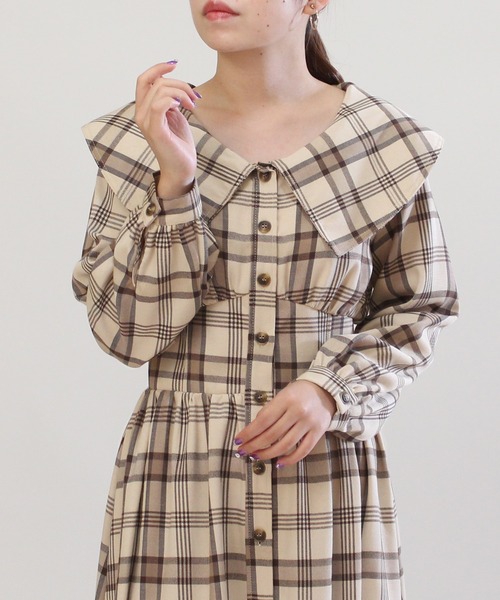 ASTORIA ODIER（アストリアオディール）の「ショールカラーバックリボンチェックワンピース（ワンピース・レディース・ベージュ/ネイビー/ワイン・MEDIUM）」の16枚目の写真