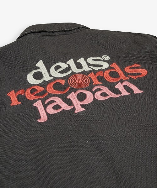 DEUS EX MACHINA(デウスエクスマキナ)の「RECORDS CANVAS COACH JACKET(ブルゾン・メンズ・ブラック/ブルー/ブラウン・XS/S/M/L/XL)」の4枚目の写真