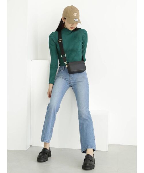 MURUA(ムルーア)の「ワイドリブタイトニット(ニット/セーター・レディース・アイボリー/ブラック/グリーン/ブルー・FREE)」の17枚目の写真