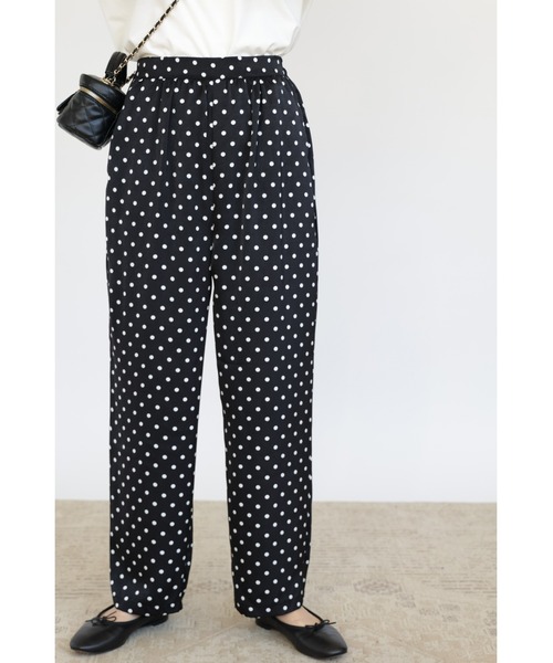 &. NOSTALGIA（アンドドットノスタルジア）の「【ZOZO限定】イージーサテンパンツ（その他パンツ・レディース・ブラック×ホワイト/ブラック・FREE）」の9枚目の写真