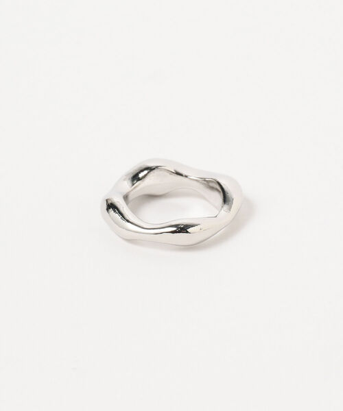 Ray BEAMS（レイビームス）の「RBS / ニュアンス ウェーブ リング（リング・レディース・ゴールド/シルバー・ONE SIZE）」の5枚目の写真