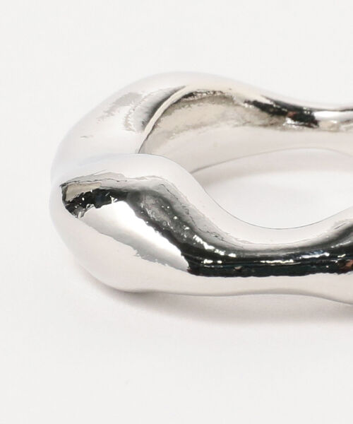 Ray BEAMS（レイビームス）の「RBS / ニュアンス ウェーブ リング（リング・レディース・ゴールド/シルバー・ONE SIZE）」の7枚目の写真