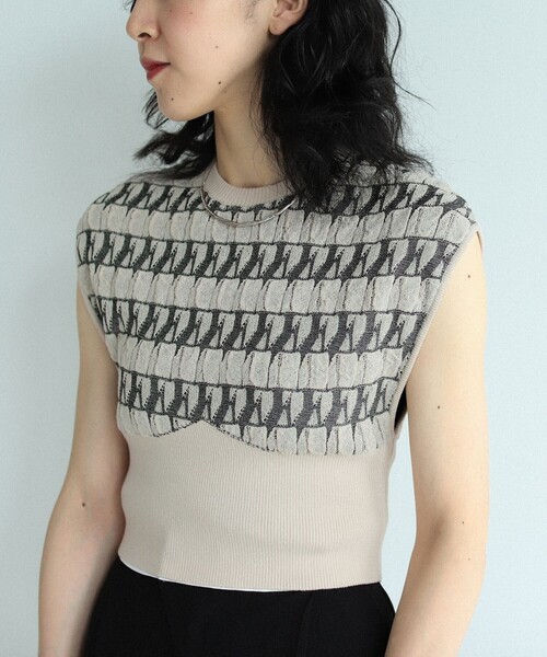 Ray BEAMS（レイビームス）の「RBS / フクレ ジャカード ノースリーブ（ニット/セーター・レディース・ライトブルー/ベージュ・ONE SIZE）」の10枚目の写真