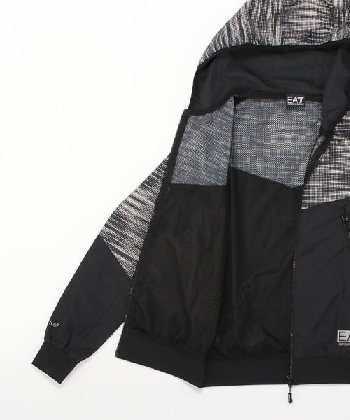 EMPORIO ARMANI EA7（エンポリオアルマーニイーエーセブン）の