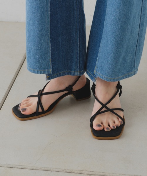 Kastane（カスタネ）の「細ヒモヒールサンダル（サンダル・レディース・サックスブルー/アイボリー/ブラック・37/38/36）」の13枚目の写真