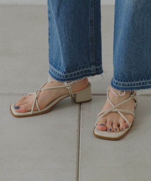 Kastane（カスタネ）の「細ヒモヒールサンダル（サンダル・レディース・サックスブルー/アイボリー/ブラック・37/38/36）」の6枚目の写真