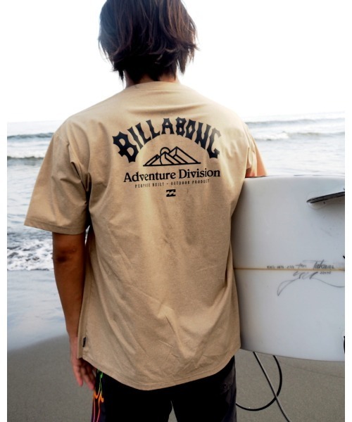 BILLABONG（ビラボン）の「BILLABONG メンズ 【FOR SAND AND WATER】 【A/Div.】 SURF FLEX TEE ラッシュガード 【2023年春夏モデル】/ビラボン水陸両用半袖Tシャツ（ラッシュガード・メンズ・ブルー系その他/スミクロ/サンドベージュ・MEDIUM/LARGE/X-LARGE）」の20枚目の写真
