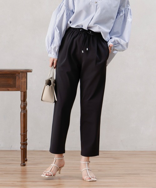 Chez toi(シェトワ)の「360度ストレッチテーパードパンツ(その他パンツ・レディース・グレイッシュベージュ/オレンジ/ブラック/カーキ・FREE)」の2枚目の写真