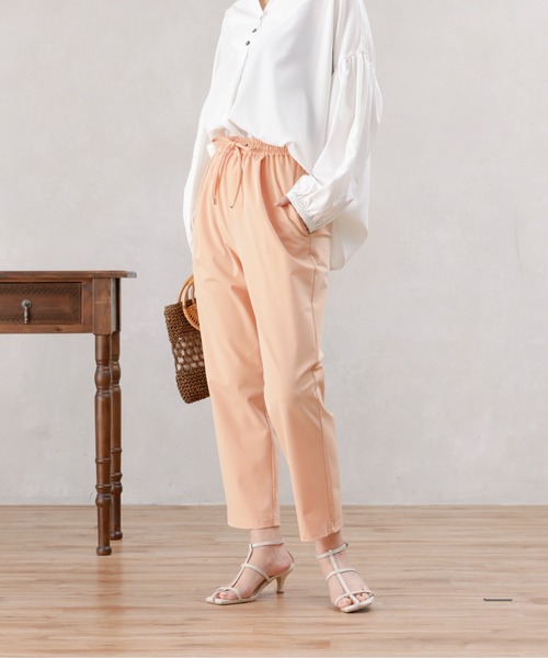 Chez toi(シェトワ)の「360度ストレッチテーパードパンツ(その他パンツ・レディース・グレイッシュベージュ/オレンジ/ブラック/カーキ・FREE)」の10枚目の写真