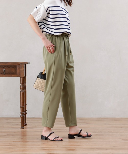 Chez toi(シェトワ)の「360度ストレッチテーパードパンツ(その他パンツ・レディース・グレイッシュベージュ/オレンジ/ブラック/カーキ・FREE)」の12枚目の写真