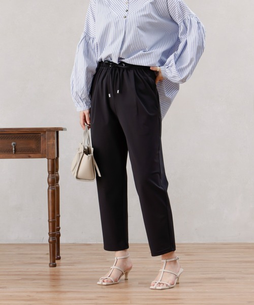 Chez toi(シェトワ)の「360度ストレッチテーパードパンツ(その他パンツ・レディース・グレイッシュベージュ/オレンジ/ブラック/カーキ・FREE)」の19枚目の写真