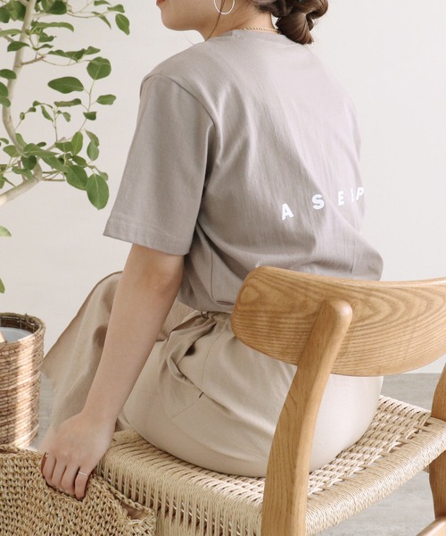 reca（レカ）の「選べる2サイズ展開！オーバーサイズロゴTシャツ（Tシャツ/カットソー・レディース・ブラック系その他2/グレー系その他2/ホワイト系その他3/グレイッシュベージュ/ブラック/ホワイト系その他2/ホワイト/ブルー系その他/チャコール/グレー系その他/ブルー・FREE）」の9枚目の写真