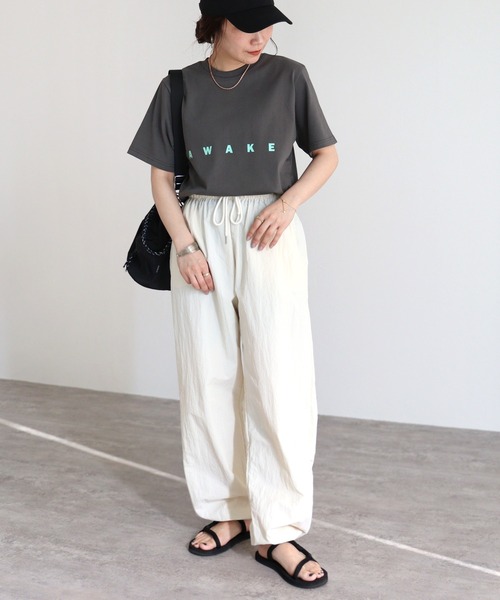 reca（レカ）の「選べる2サイズ展開！オーバーサイズロゴTシャツ（Tシャツ/カットソー・レディース・ブラック系その他2/グレー系その他2/ホワイト系その他3/グレイッシュベージュ/ブラック/ホワイト系その他2/ホワイト/ブルー系その他/チャコール/グレー系その他/ブルー・FREE）」の20枚目の写真