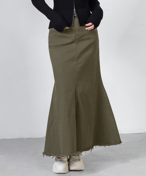 DAY CLOSET（デイ クローゼット）の「[大きいサイズあり/ロング丈] 旬のY2Kスタイルに。切りっぱなしフリンジストレッチデニムマーメイドスカート レディース（デニムスカート・レディース・ブラック/ブルー/ライトブルー/ダークブルー/グレー/ダークグレー/カーキ/ダークブラウン・XS/L/XL/M/S）」の6枚目の写真
