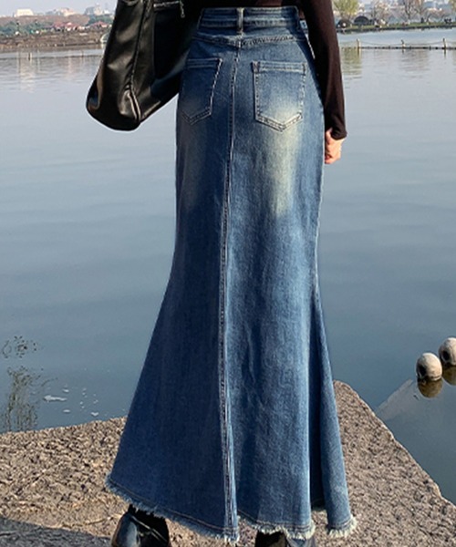 DAY CLOSET（デイ クローゼット）の「[大きいサイズあり/ロング丈] 旬のY2Kスタイルに。切りっぱなしフリンジストレッチデニムマーメイドスカート レディース（デニムスカート・レディース・ブラック/ブルー/ライトブルー/ダークブルー/グレー/ダークグレー/カーキ/ダークブラウン・XS/L/XL/M/S）」の19枚目の写真