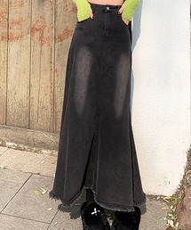 DAY CLOSET（デイ クローゼット）の「[大きいサイズあり/ロング丈] 旬のY2Kスタイルに。切りっぱなしフリンジストレッチデニムマーメイドスカート レディース（デニムスカート）」
