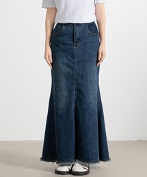 DAY CLOSET（デイ クローゼット）の「[大きいサイズあり/ロング丈] 旬のY2Kスタイルに。切りっぱなしフリンジストレッチデニムマーメイドスカート レディース（デニムスカート）」