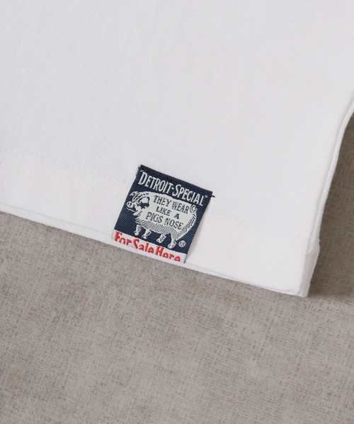 FUNALIVE(ファンアライブ)の「FINCK'S ポケット付き サガラ刺繍 オーバーサイズ半袖Tシャツ(Tシャツ/カットソー・メンズ・チャコールグレー/オフホワイト/サンドベージュ・L/XL/M)」の4枚目の写真
