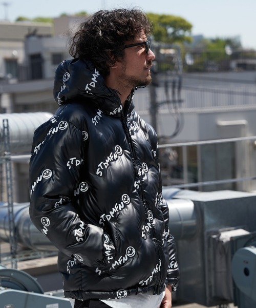 STUD MUFFIN（スタッドマフィン）の「STUD MUFFIN/スタッドマフィン/バイアスロゴ ナイロンボンディングパフィージャケット（その他アウター・メンズ・ブラック・2/3/4）」の2枚目の写真