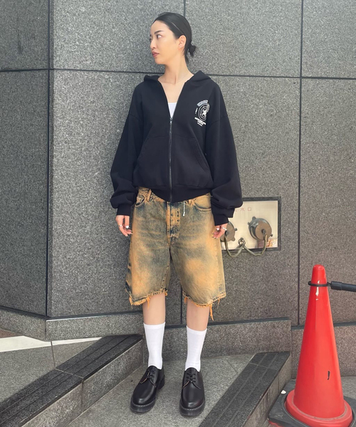 PULP/417EDIFICE(パルプフォーワンセブンエディフィス)の「【HOLIDAY / ホリデー】SHOOTING STARS ZIP HOODIE(パーカー・メンズ・ブラック・SMALL/MEDIUM/LARGE)」の2枚目の写真