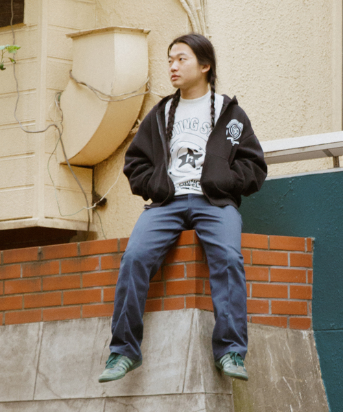 PULP/417EDIFICE(パルプフォーワンセブンエディフィス)の「【HOLIDAY / ホリデー】SHOOTING STARS ZIP HOODIE(パーカー・メンズ・ブラック・SMALL/MEDIUM/LARGE)」の7枚目の写真