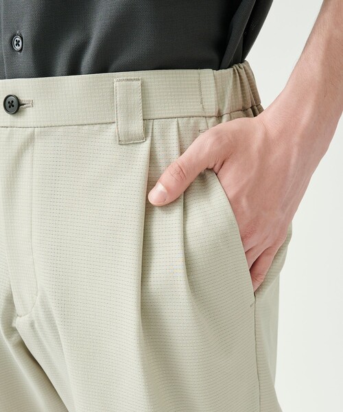 UNITED TOKYO（ユナイテッドトウキョウ）の「Dry mesh ストレッチアンクルスラックス（スラックス・メンズ・ブラック/その他3/ライトベージュ/その他4/ダークグレー・3/1/2）」の22枚目の写真